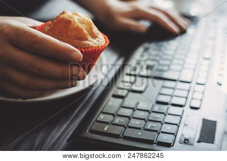 Sugar Addiction, Unhealthy Lifestyle, Weight Gain, Dietary, Healthcare, Compulsive Overeating, Mindl