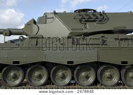 Militära Tank