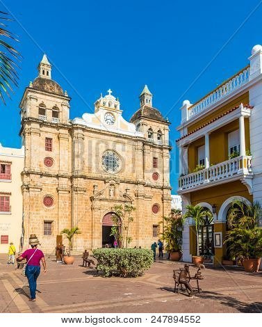 Cartagena, Colombia. March 2018. A View Of A Hat Seller Outside Cathedral San Pedro Claver In Cartag