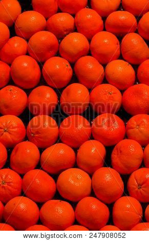 Easy Peel Tangerines For Sale On A Market