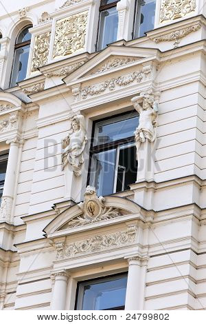 Praga, magníficamente restaurado casas