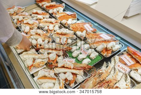 Frozen King Crab Selling In Kurumon Market , Osaka , Japan