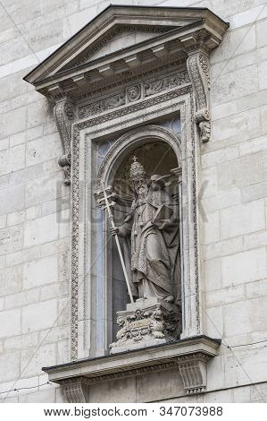 Budapest, Hungary - August 20, 2017: Elements Of Architecture And Interior In The Basilica Of St. St