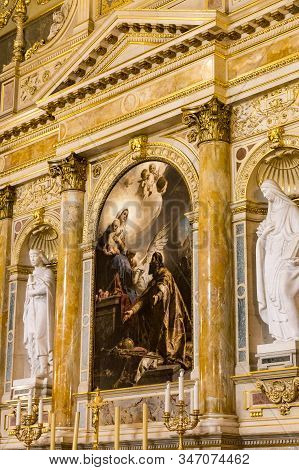 Budapest, Hungary - August 20, 2017: Elements Of Architecture And Interior In The Basilica Of St. St