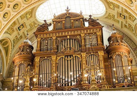 Budapest, Hungary - August 20, 2017: Elements Of Architecture And Interior In The Basilica Of St. St