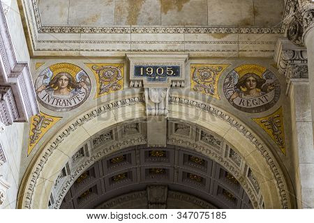 Budapest, Hungary - August 20, 2017: Elements Of Architecture And Interior In The Basilica Of St. St