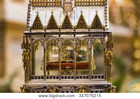 Budapest, Hungary - August 20, 2017: Elements Of Architecture And Interior In The Basilica Of St. St