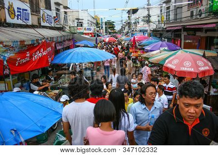 Amphawa Floating Market, Samut Songkhram,thailand