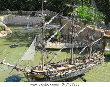 Winter Haven, Fl - Nov 26: Miniland Usa - Star Wars At Legoland Theme Park In Winter Haven, Florida,