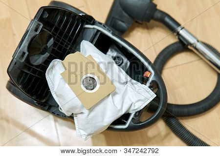 Replacement Of The Dust Bags In The Vacuum Cleaner