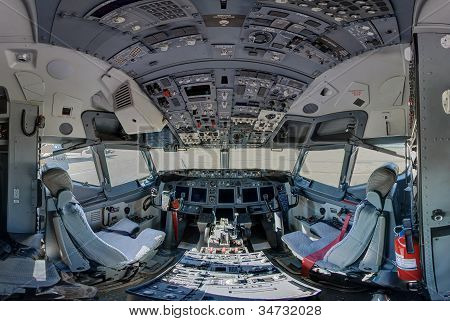 737 tryskové letadlo kokpitu široký úhel