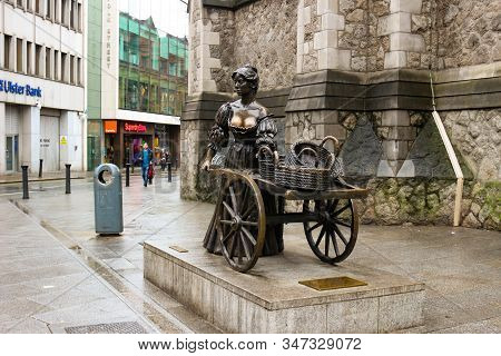 Dublin Ireland, February 18 2018: Editorial Photo Of Molly Malone Statue In Dublin Ireland. This Is 