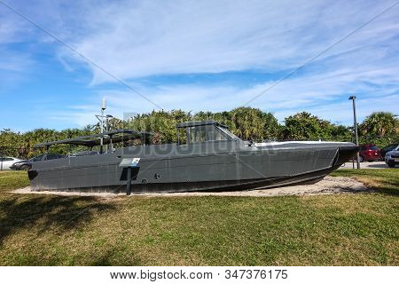 Ft. Pierce,fl/usa-1/27/20: A Navy Seals Seafox Special Warfare Craft Designed For Easy Water Entry T