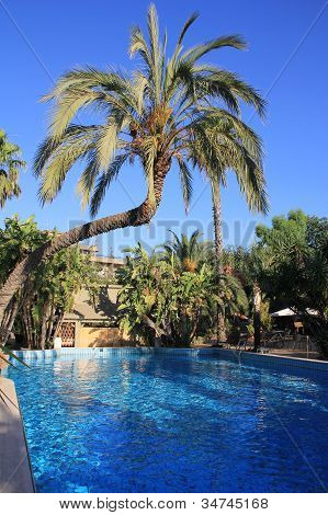 Hotelpool4