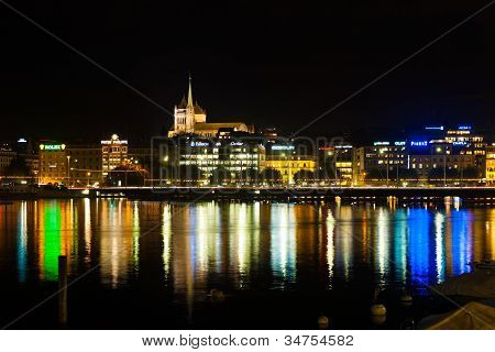 Genfer Altstadt am Wasser Nacht BÃ¼ro Lichter h