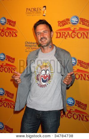 LOS ANGELES - 12 jul: David Arquette มาที่ 'มังกร' นำเสนอ โดย Ringling โอบราเธอร์ส & Barnum &บา