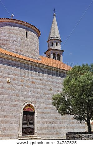 Kirkko Pyhän Kolminaisuuden Budva, Montenegro