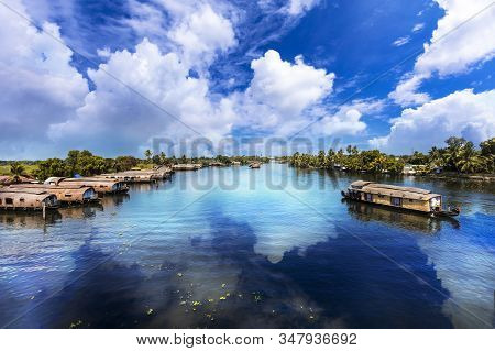 House Boats In Alleppey Backwaters,traditional Inian House Boats In South India,kerala India