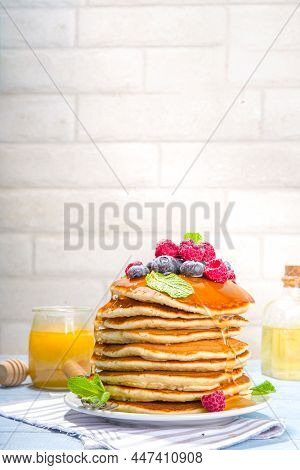 American Pancakes With Fresh Berries