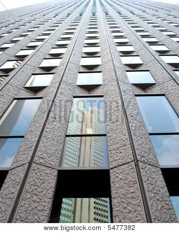 Mrakodrap reflexe
