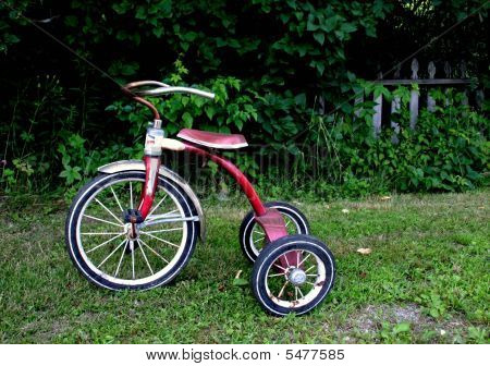 Triciclo rojo