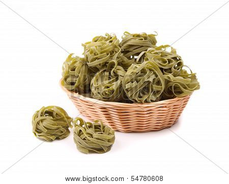 Tagliatelle paglia e fieno at basket