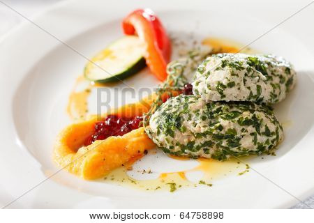 chicken cutlets with vegetables