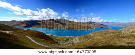 beautiful Yamdrok Lake