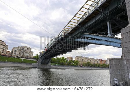 Bogdan Khmelnitsky Bridge On The River Moscow In Moscow