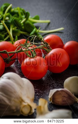 Bio Garlic, Spices And Wild Mushrooms From The Home Garden