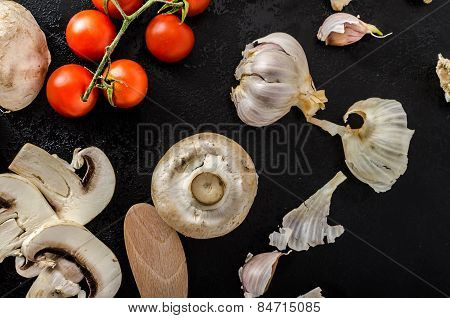 Bio Garlic, Spices And Wild Mushrooms From The Home Garden