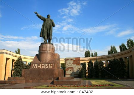 escultura de Lenin en Rusia Volgogrado ancho horizontal