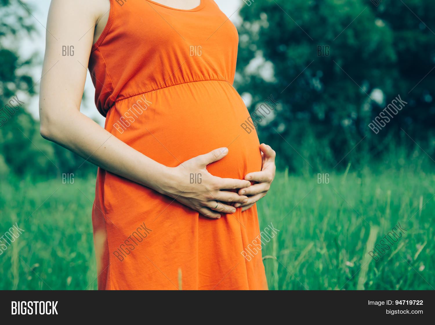 оранжевое платье для беременных hm. оранжевые беременности. беременный мандарин. хомиладори. оранжевое платье для беременных.