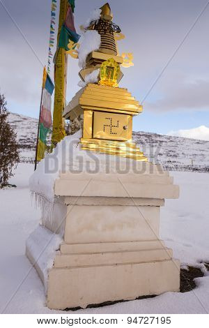 Visiting Chinese Buddhist tample