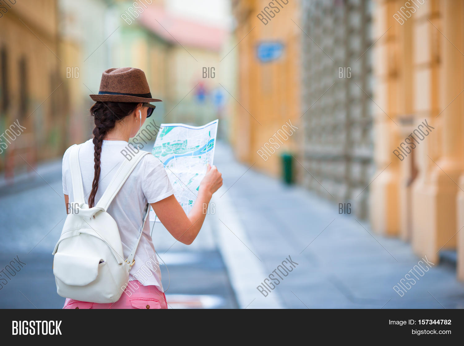 Travel Tourist Woman Image & Photo (Free Trial) | Bigstock
