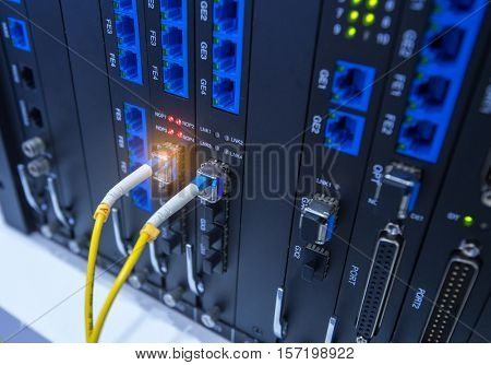 Fiber optic connecting on network swtich