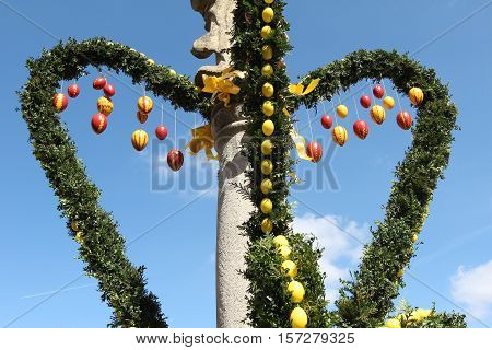 Fountain decorated Easter eggs / Well decorated Easter eggs