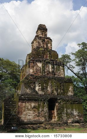 Satmahal Prasada