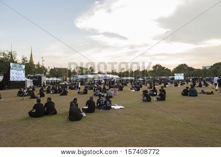BANGKOK THAILAND - OCT 28 : life of mourners at south of Sanam Luang while the body of Thailand Bhumibol Adulyadej keep in Grand Palace on october 28 2016