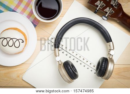 Music Headphone for song writing in a coffee shop