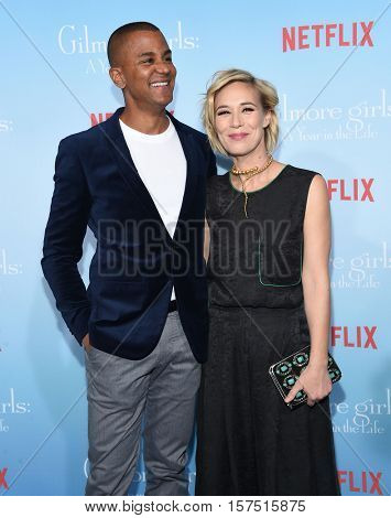 LOS ANGELES - NOV 18:  Yanic Truesdale and Liza Weil arrives to the Netflix's 'Gilmore Girls: A Year In The Life' Premiere on November 18, 2016 in Westwood, CA                