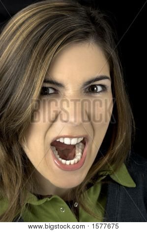 Woman råben