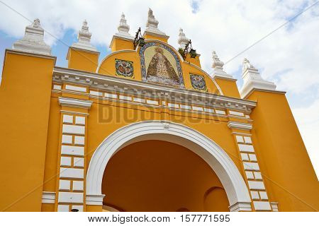 macarena door arch in seville spain