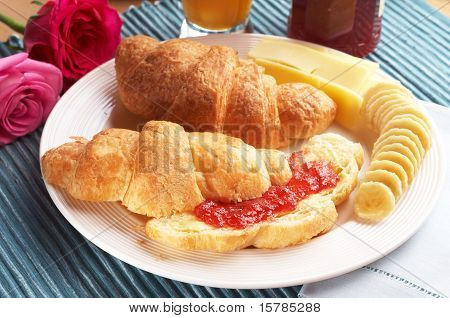 Croissant med ost