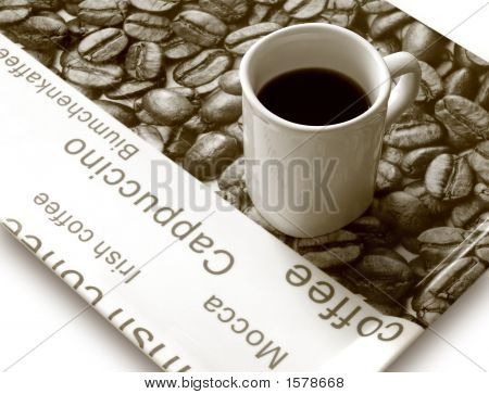 Tazza di caffè sul vassoio