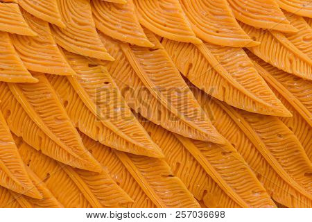 Art Of Candle Pattern Like Feather In Candle Ceremony