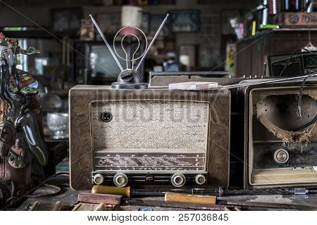 Old Transister Technology Object For Collector