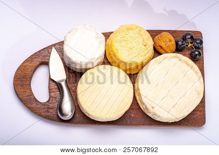 French Aoc Soft Cow Cheeses, Crumbly Langres With Washed Rind Structure, Sharp Pie Angloys, Camember