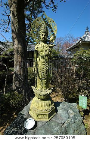 Nagoya, Japan- 25 Aug, 2018: Toganji Temple In Nagoya, Japan. The Buddha Stature In Togan-ji Is Call