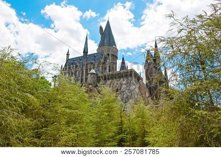 Orlando, Fl-april 19 2016: Hogwarts Castle, Home To Harry Potter And The Forbidden Journey Attractio